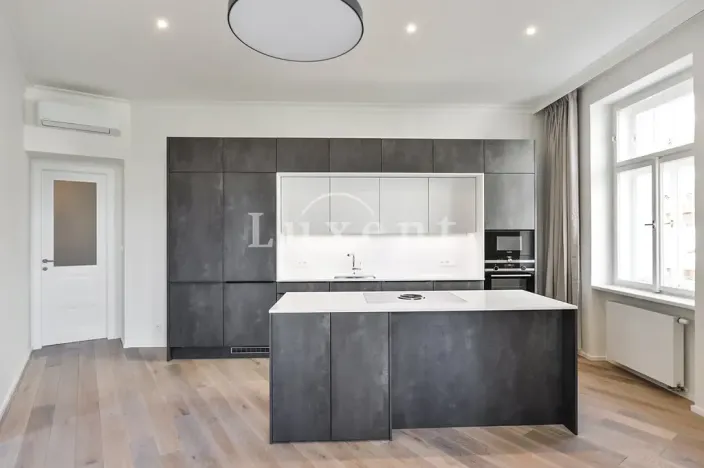 Pronájem bytu 3+kk, Praha - Vinohrady, náměstí Jiřího z Poděbrad, 137 m2