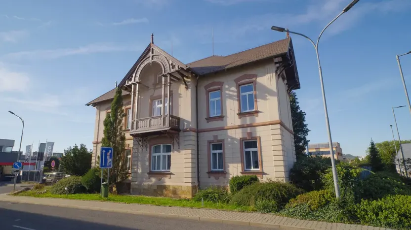 Pronájem kanceláře, Jičín, 17. listopadu, 688 m2