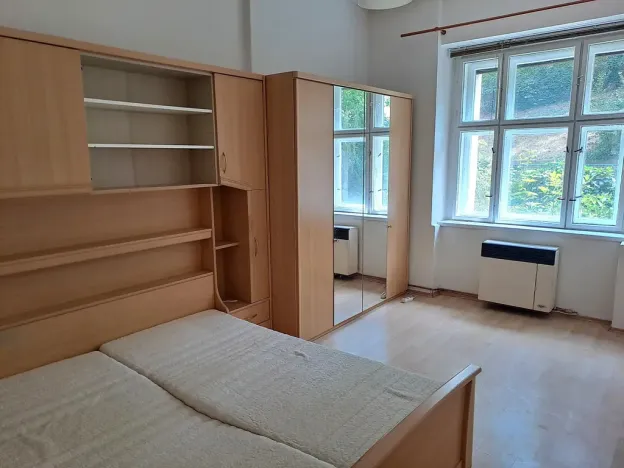 Pronájem bytu 1+1, Praha - Nusle, náměstí Generála Kutlvašra, 49 m2