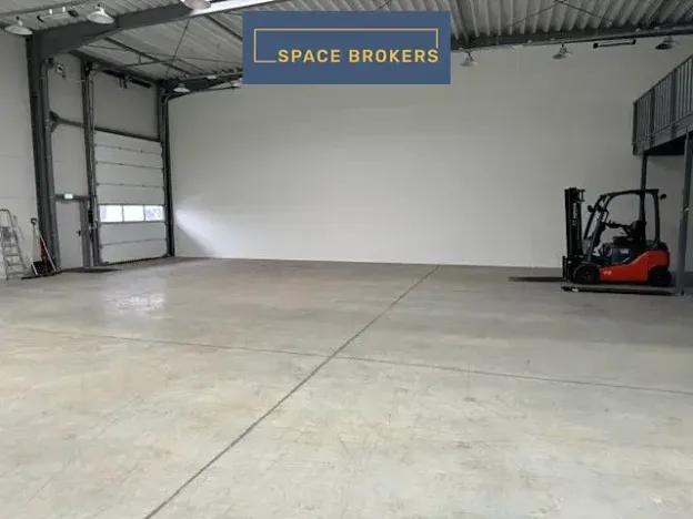 Pronájem skladu, Zápy, 410 m2