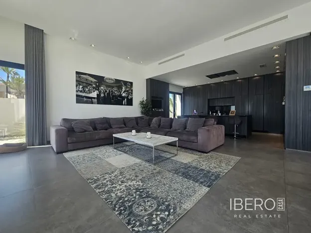 Prodej rodinného domu, Algeciras, Španělsko, Calle del Cabo Roig, 479 m2
