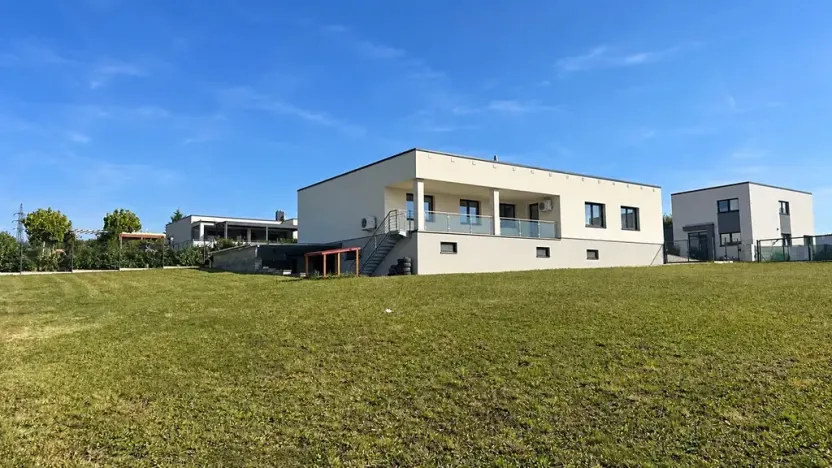 Pronájem vily, Zlín, 574 m2