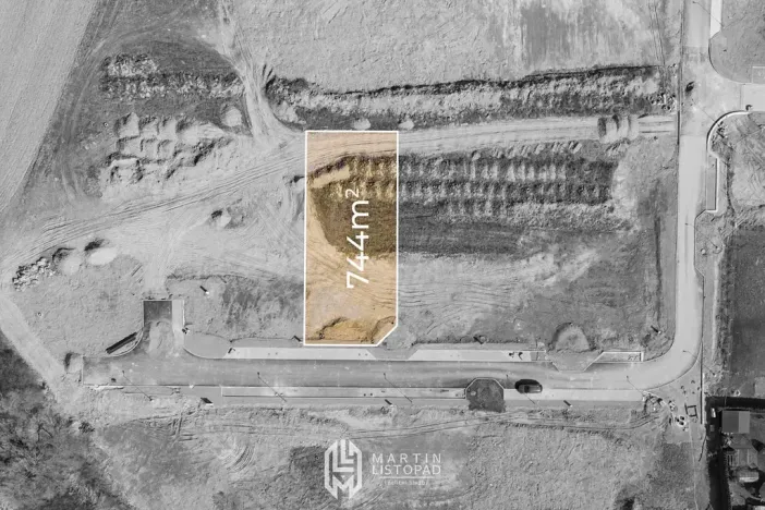 Prodej pozemku pro bydlení, Komárov, 743 m2