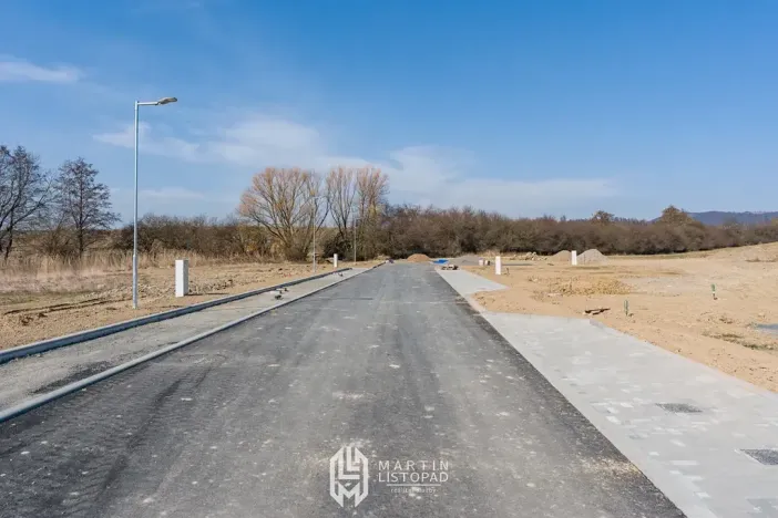 Prodej pozemku pro bydlení, Komárov, 743 m2