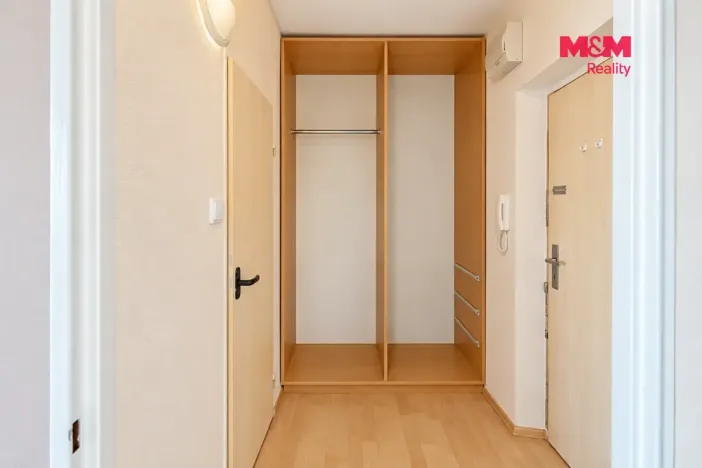 Prodej bytu 1+kk, Pardubice - Polabiny, kpt. Bartoše, 30 m2