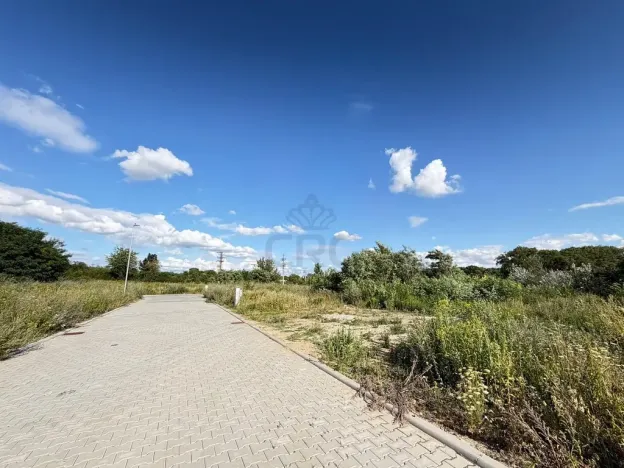 Prodej pozemku, Mikulov, Slovácké brigády, 721 m2