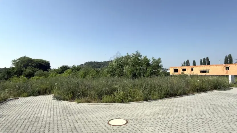 Prodej pozemku, Mikulov, Slovácké brigády, 721 m2