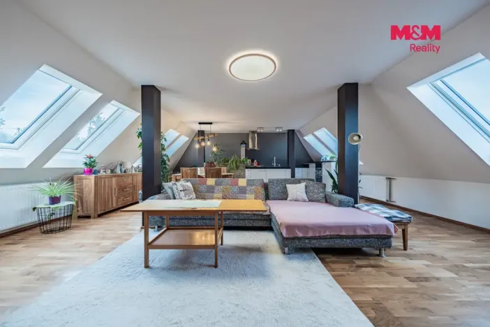 Prodej rodinného domu, Psáry - Dolní Jirčany, U Studny, 275 m2