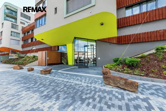 Pronájem bytu 2+kk, Praha - Radlice, U Komína, 41 m2