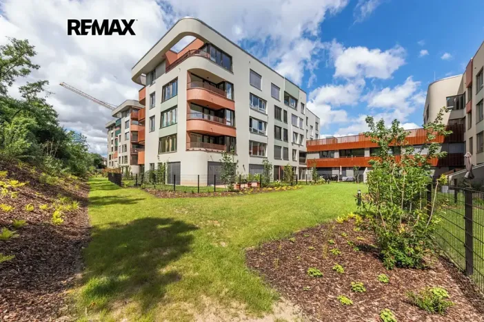 Pronájem bytu 2+kk, Praha - Radlice, U Komína, 41 m2