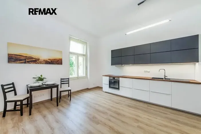Pronájem bytu 2+kk, Praha - Vinohrady, Dykova, 50 m2