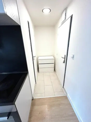 Pronájem bytu 1+kk, Dlouhopolsko, Poděbradská, 28 m2