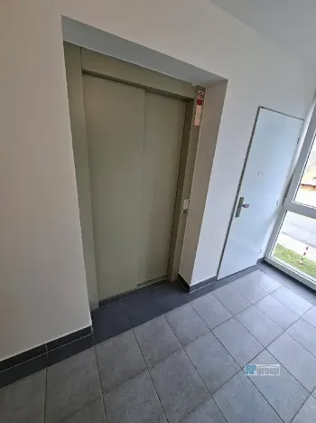 Prodej bytu 2+kk, Jesenice, Cedrová, 57 m2