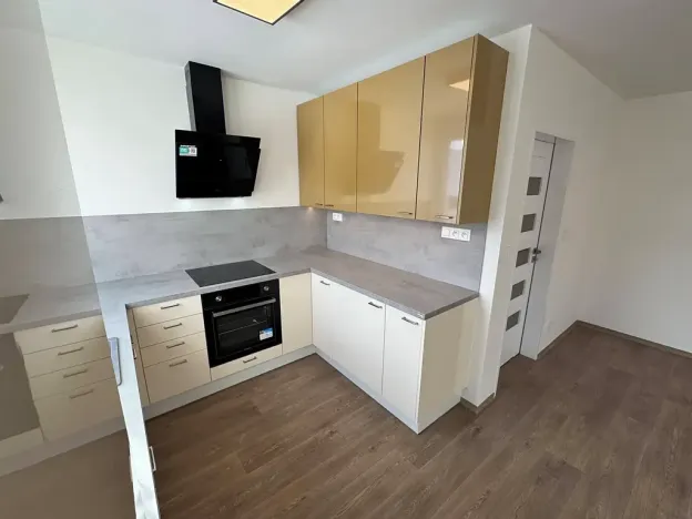 Pronájem bytu 3+kk, Praha, Únorová, 73 m2