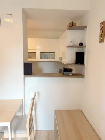 Pronájem bytu 2+kk, Praha - Suchdol, Suchdolské náměstí, 48 m2