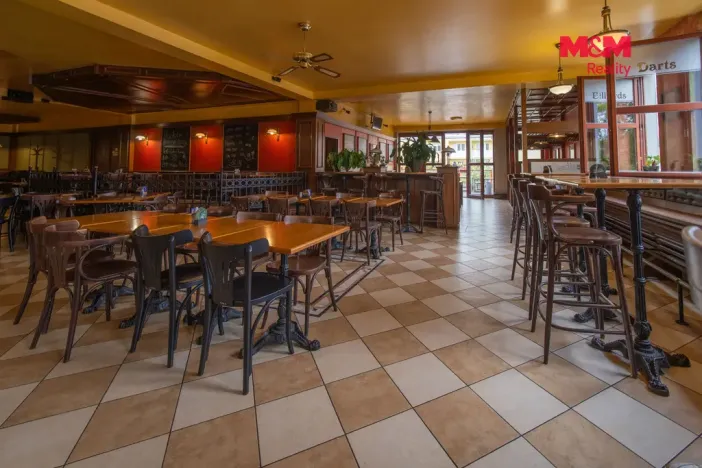 Pronájem restaurace, Most, Obránců míru, 400 m2