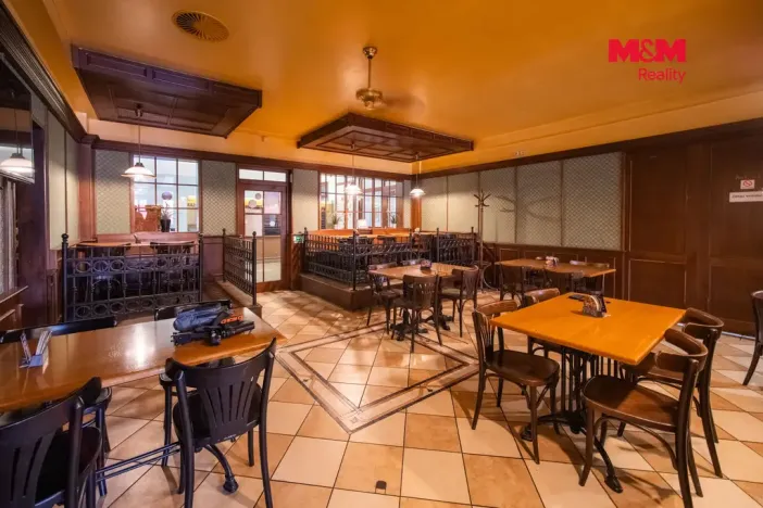 Pronájem restaurace, Most, Obránců míru, 400 m2