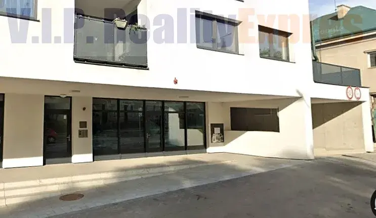Prodej obchodního prostoru, Praha, Spojovací, 173 m2