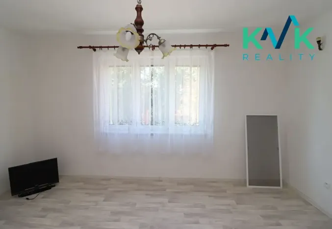 Pronájem bytu 2+1, Ostrov, Mánesova, 58 m2