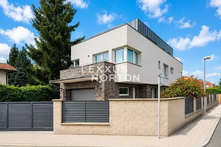 Pronájem rodinného domu, Praha - Břevnov, Anhaltova, 500 m2