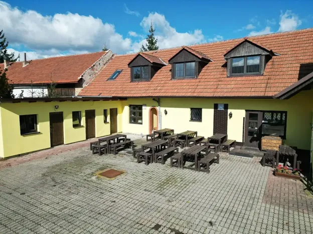 Prodej ubytování, Břežany I, 400 m2