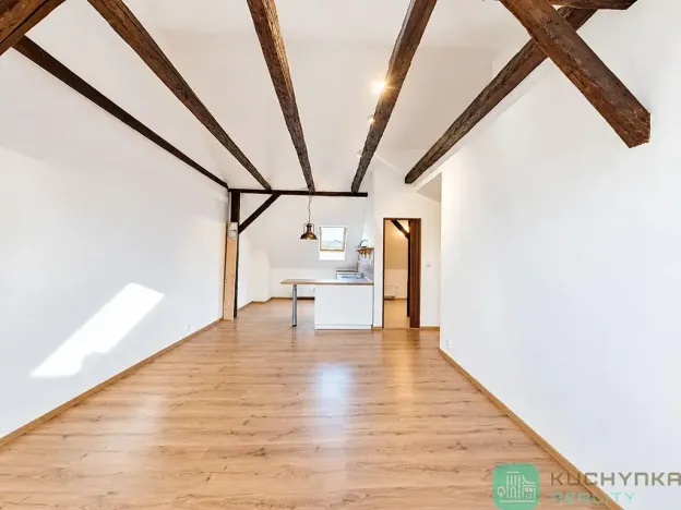 Pronájem bytu 1+kk, Hrob, Rybniční, 47 m2