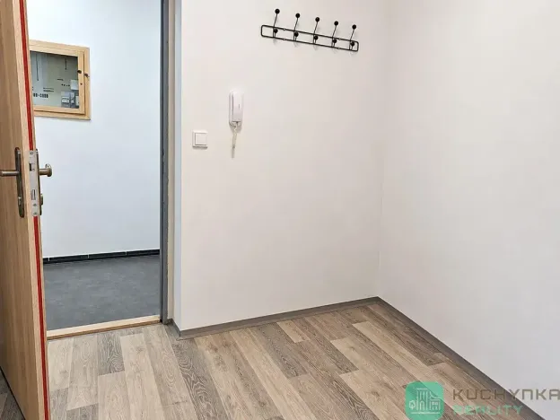 Pronájem bytu 1+kk, Hrob, Rybniční, 47 m2