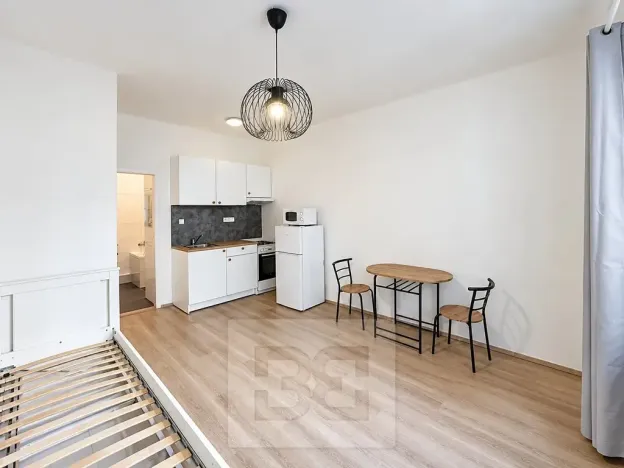 Pronájem bytu 1+kk, Praha - Libeň, Kandertova, 27 m2