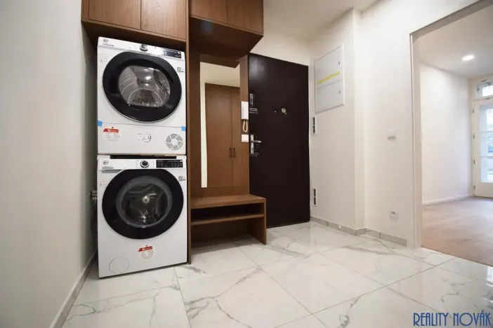 Pronájem bytu 3+kk, Praha - Holešovice, Janovského, 86 m2
