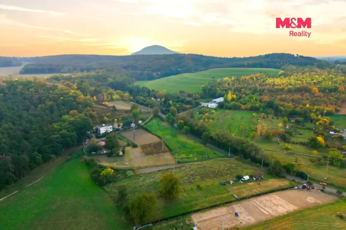 Prodej zahrady, Roudnice nad Labem, 3800 m2