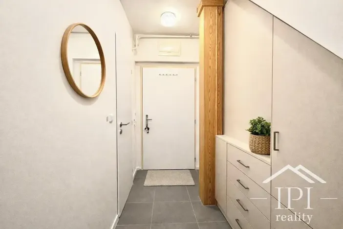 Pronájem bytu 2+kk, Praha - Holešovice, Komunardů, 53 m2