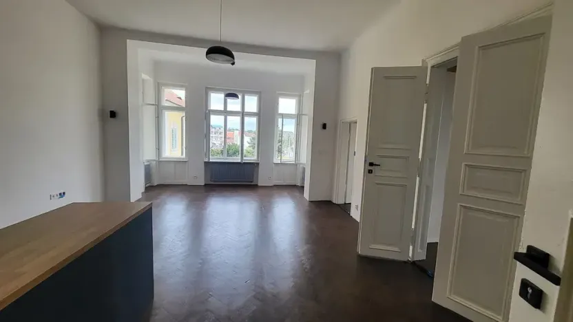 Prodej činžovního domu, Batelov, náměstí Míru, 2200 m2