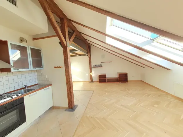 Prodej bytu 2+kk, Praha - Smíchov, Plzeňská, 83 m2
