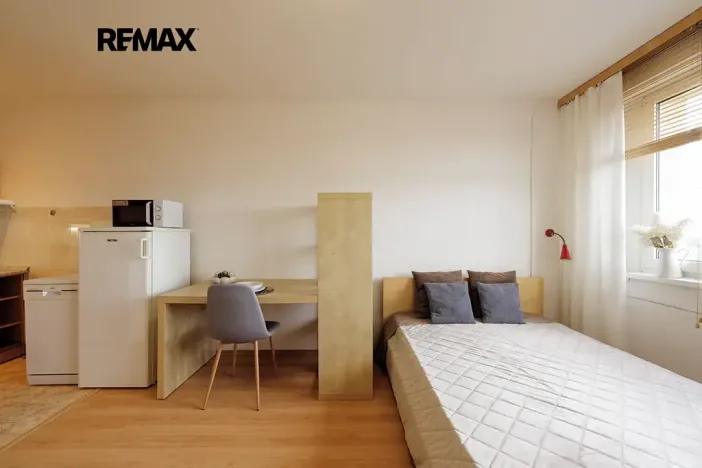 Prodej bytu 1+kk, Praha - Háje, Hlavatého, 27 m2
