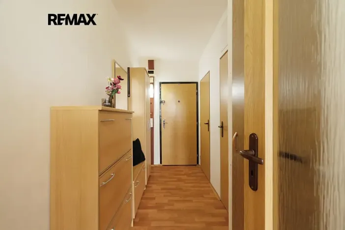Prodej bytu 1+kk, Praha - Háje, Hlavatého, 27 m2