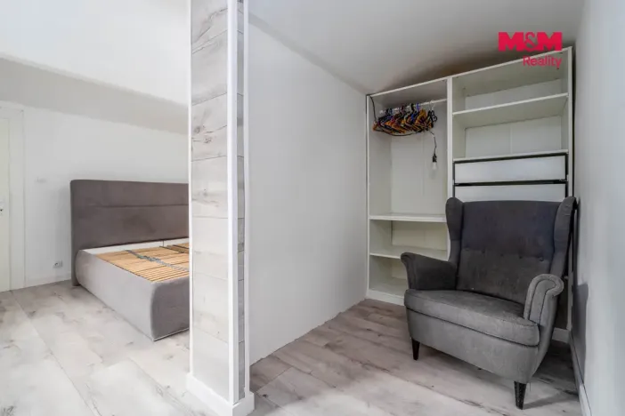 Prodej rodinného domu, Lužná, Masarykovo nám., 165 m2