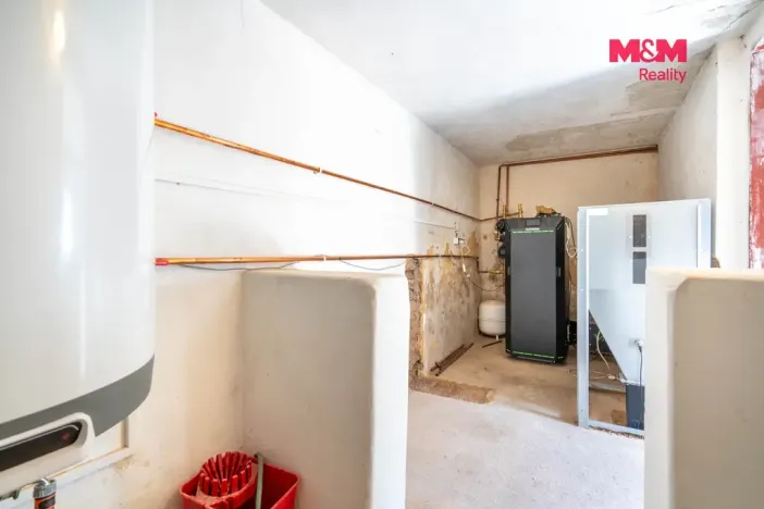 Prodej rodinného domu, Lužná, Masarykovo nám., 165 m2