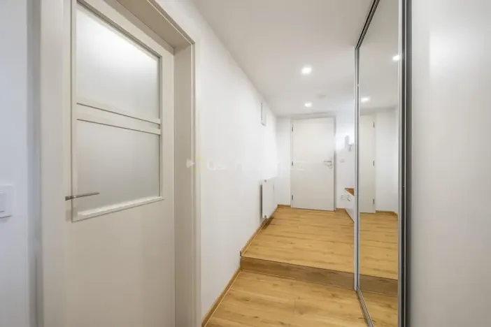 Prodej bytu 2+kk, Praha - Lhotka, K Novému dvoru, 64 m2