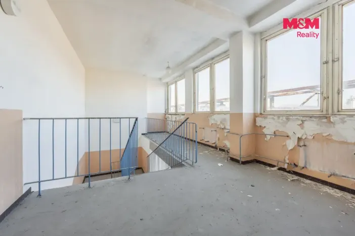 Prodej výrobních prostor, Kladno, Buštěhradská, 3032 m2