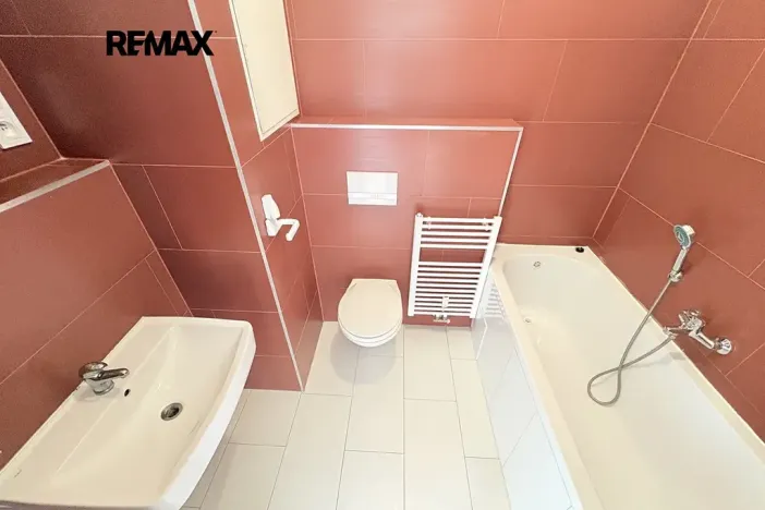 Pronájem bytu 4+kk, Velký Osek, U hřiště, 84 m2