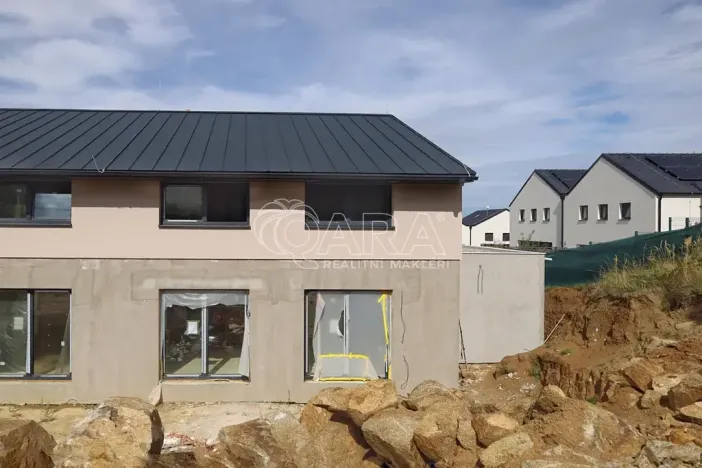 Prodej rodinného domu, Kamenice, Benešovská, 156 m2