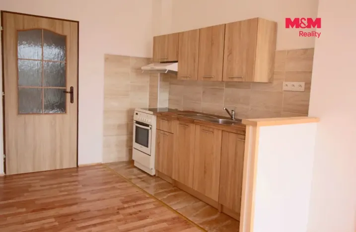 Pronájem bytu 1+1, Jaroměř, nám. Československé armády, 50 m2