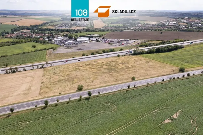 Pronájem skladu, Holubice, 3000 m2