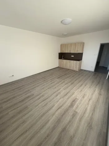 Pronájem bytu 1+kk, Třeboň, Nádražní, 33 m2