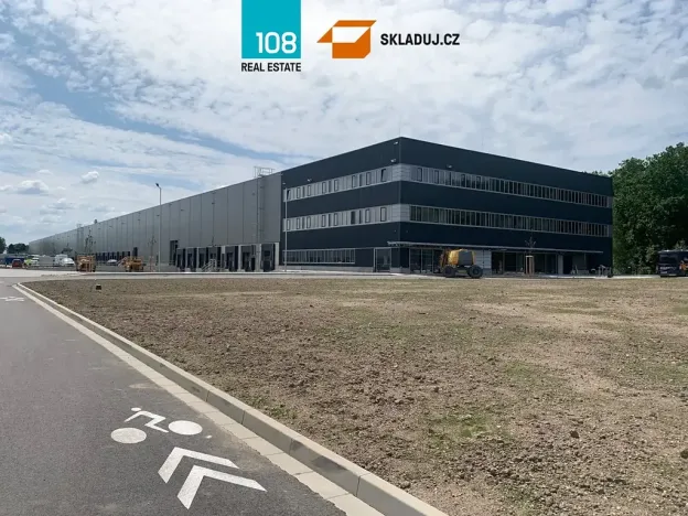 Pronájem skladu, Pardubice, Nádražní, 2500 m2