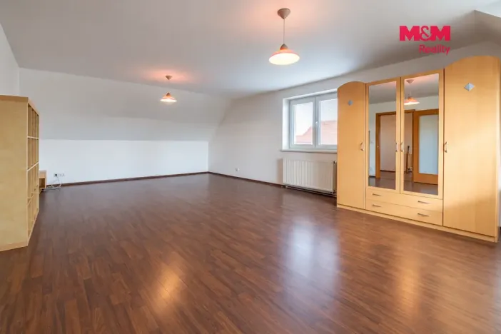 Prodej rodinného domu, Dynín, 330 m2