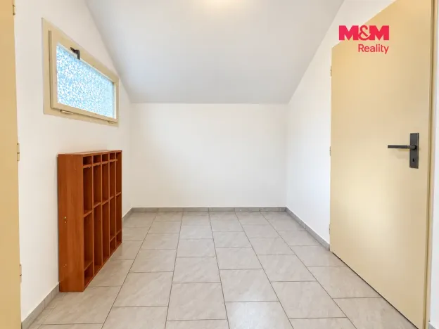 Pronájem bytu 2+1, Makotřasy, 67 m2