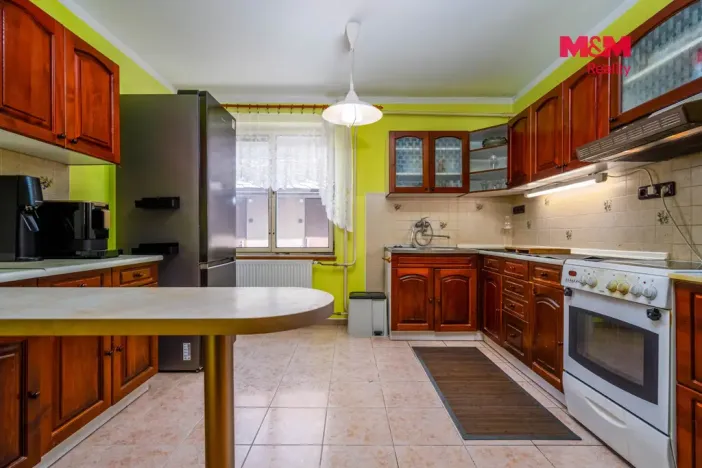 Prodej rodinného domu, Činěves, 275 m2