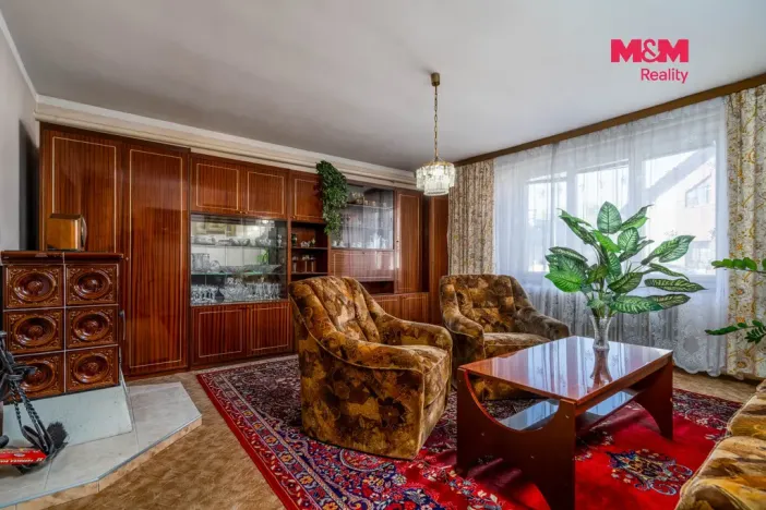 Prodej rodinného domu, Činěves, 275 m2