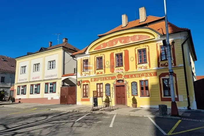 Pronájem bytu 1+kk, Uhlířské Janovice, Václavské náměstí, 26 m2